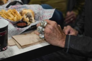 sf giants three championship rings on hand